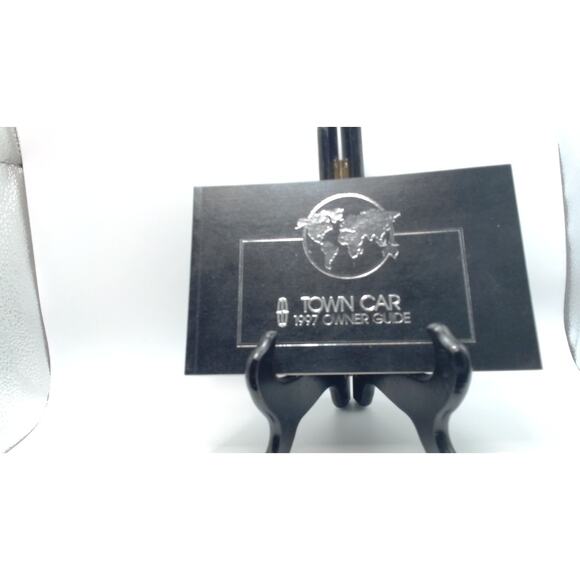 Lincoln 1997 Town car US owners guide & Maintence 1 set of 3 booklet/ paper - Picture 2 of 4